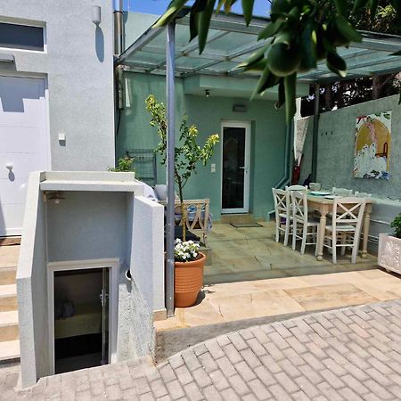 Casa Zervos - Abode Of Light Villa Лутраки Екстериор снимка